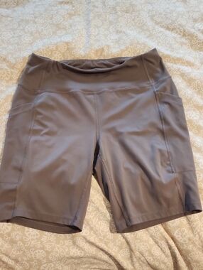 32 Degrees Gray Women's Bike Shorts with Side Pockets